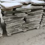 Песчаник КРУПНЫЙ галтованный серо-зеленый 1 м³ (11-15 м²), 50-60 мм для мощения зон с высокой нагрузкой